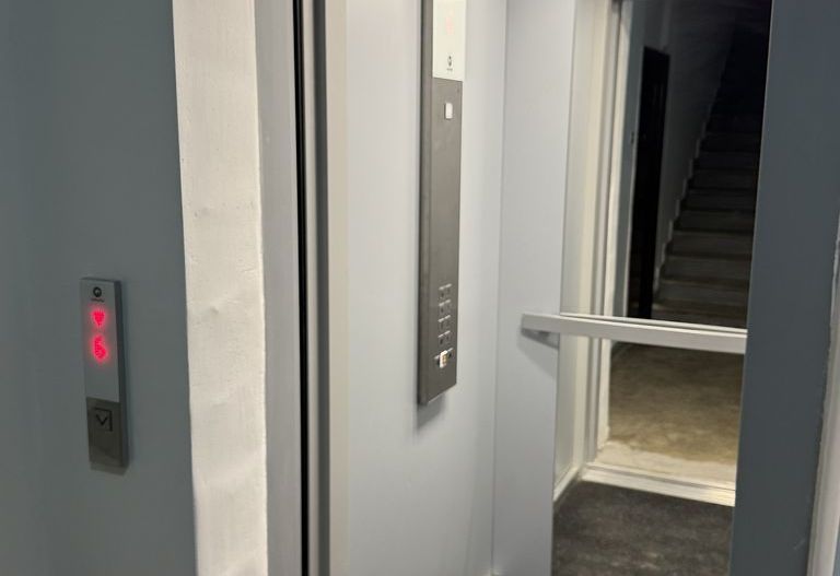 Drumul Taberei, 3 camere decomandat, renovat, etaj 6/8, vedere, sud - Poză 14