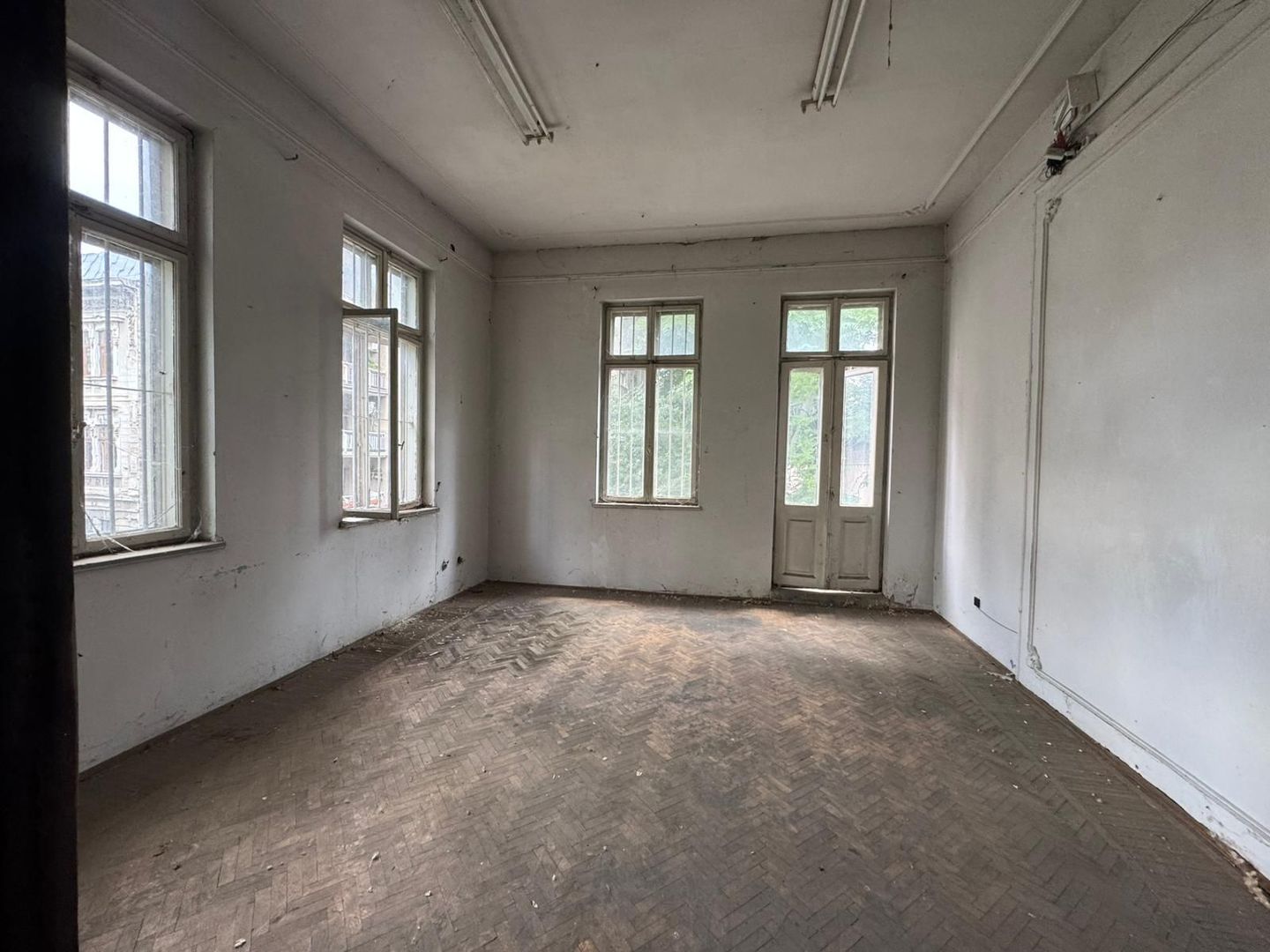 Imobil + teren cu autorizatie si proiect 29 apartamente  Kogalniceanu - Cismigiu - Poză 9