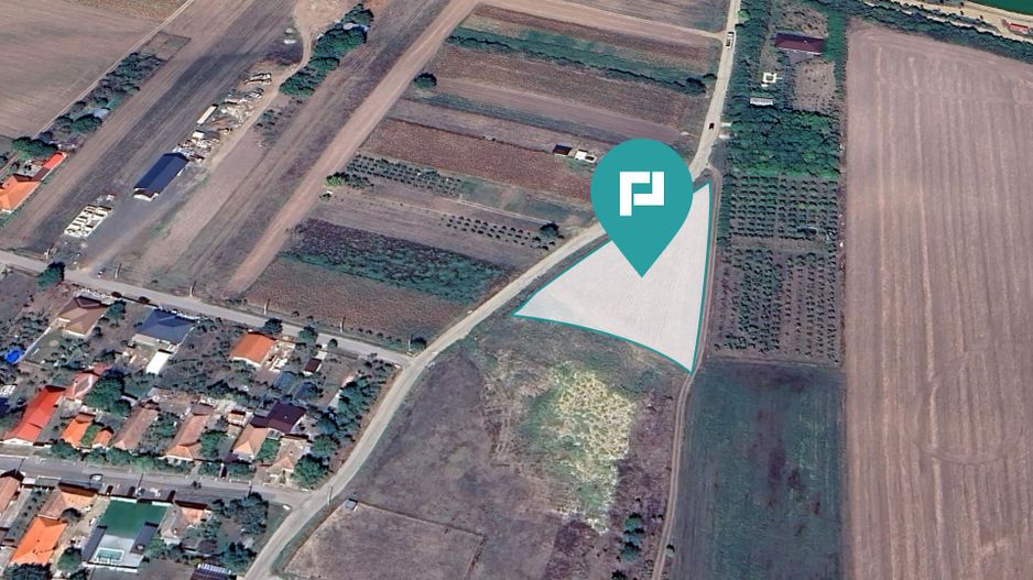 Teren intravilan de 4500 mp în Zădăreni - Poză 1