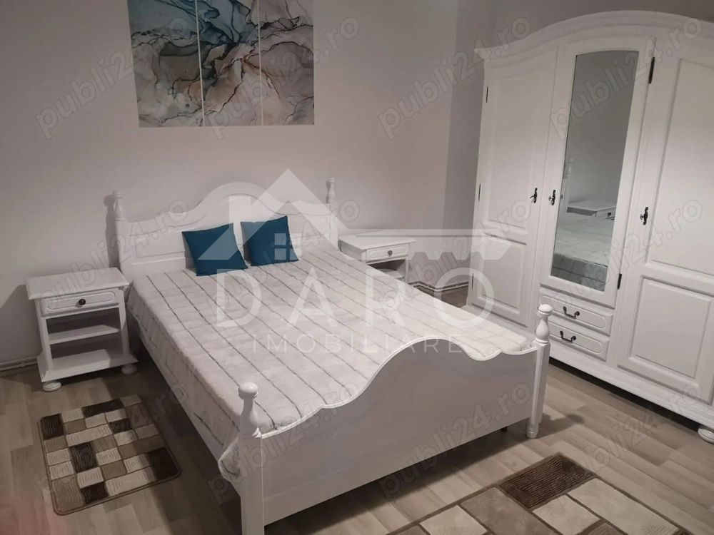 Apartament spațios 3 camere, zona centrala , Poli 2 - Poză 1