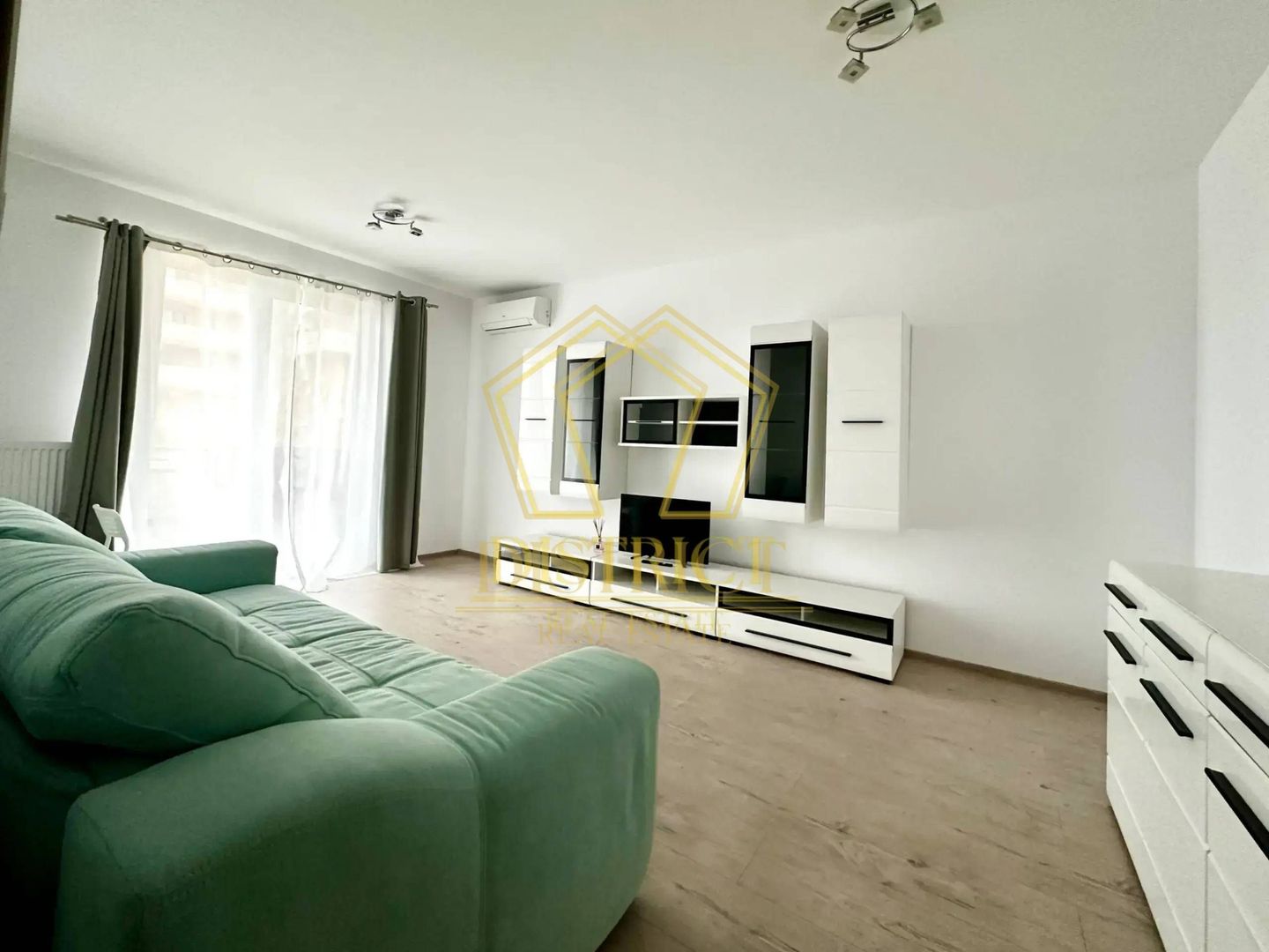 Apartament superb cu 2 camere | Decomandat | Iris Torontal - Poză 1