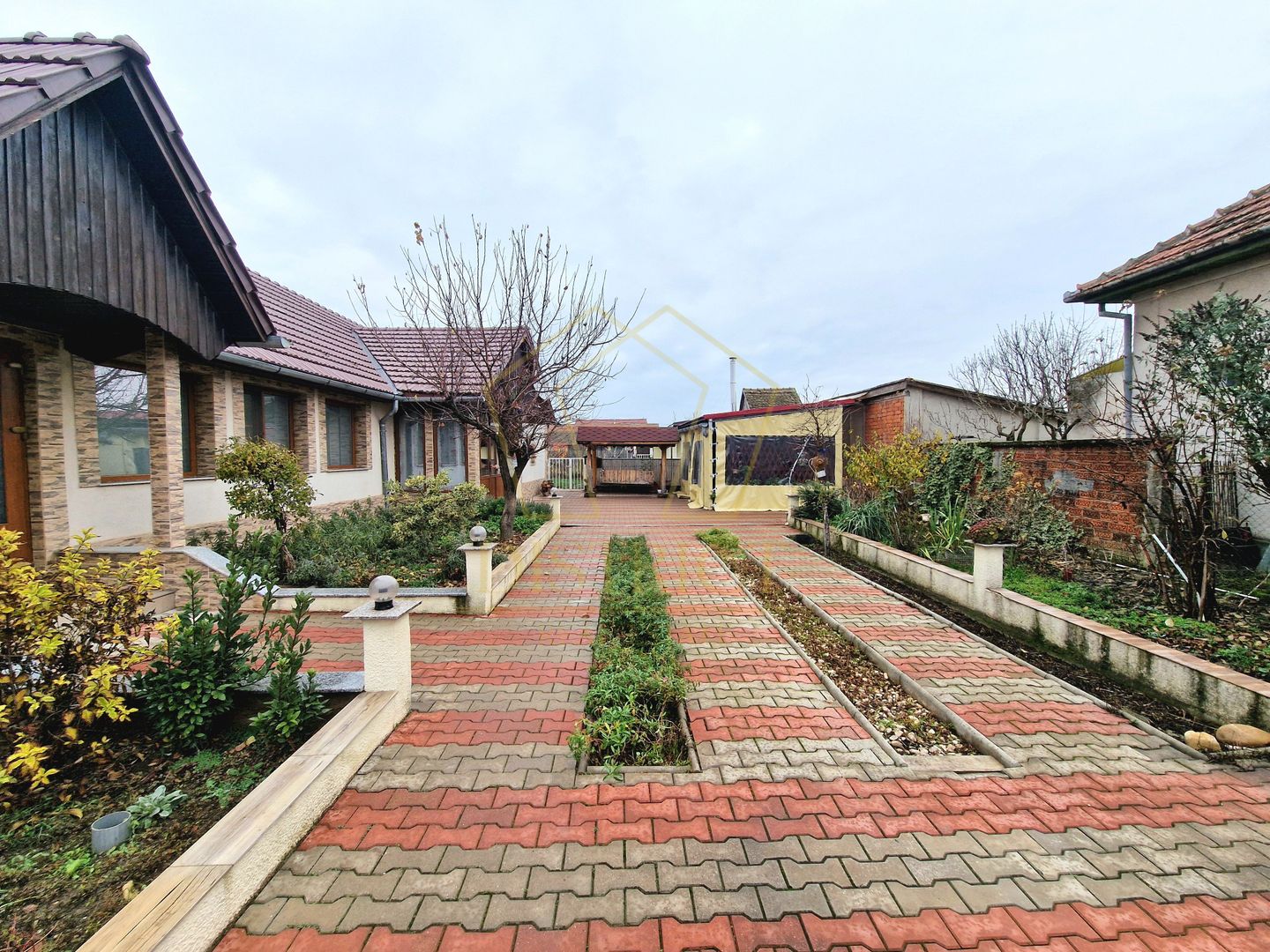 Casa individuala spatioasa, renovata total pe parter I Recas | COM 0% - Poză 15