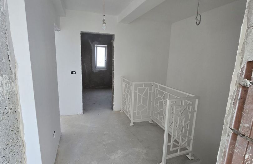 Giroc-Bld. Aviatiei | 5 camere | 3 bai | Bucatarie inchisa | Asfalt - Poză 9