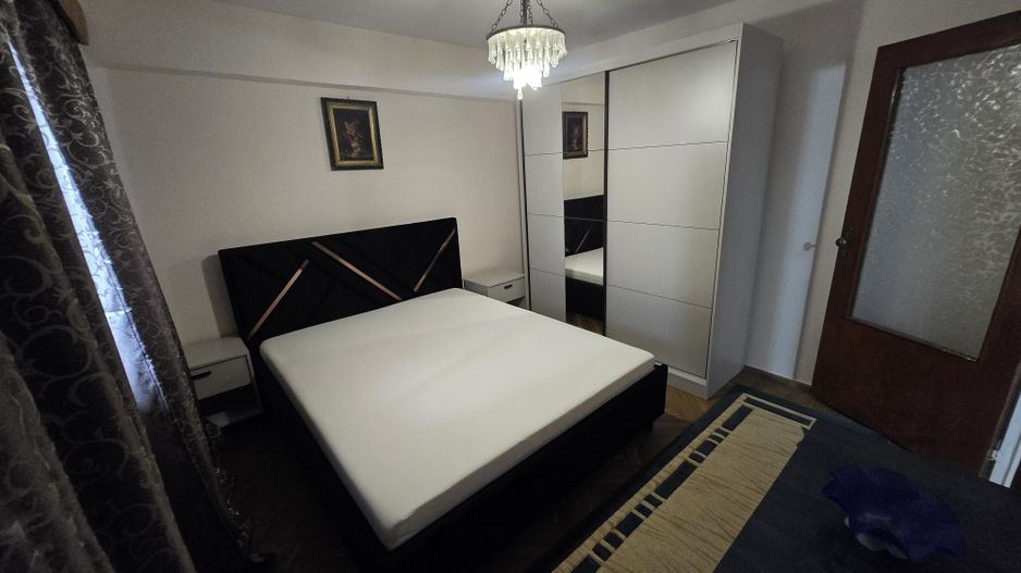 3 camere Ultracentral - Ramada - Poză 3