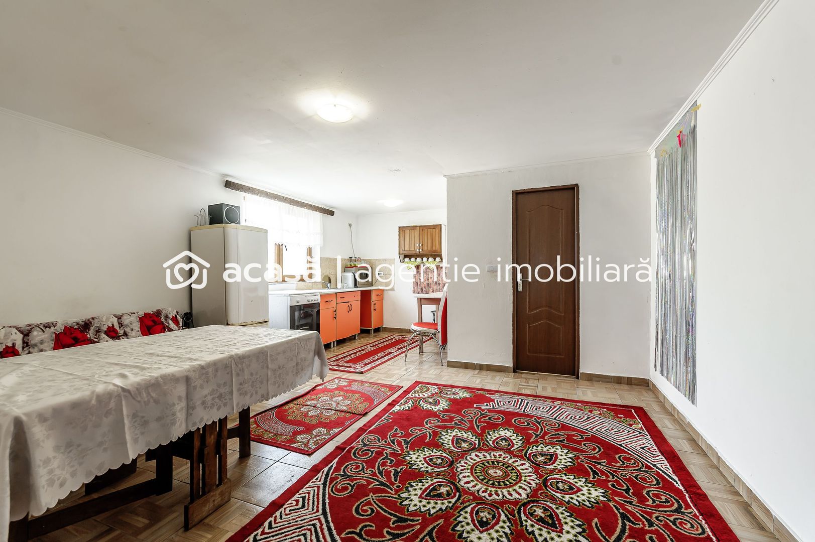 Casă cu 2 corpuri de clădire în Pecica, Arad. - Poză 17