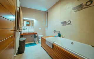Imobil deosebit, cu priveliste 360 de grade - Poză 8