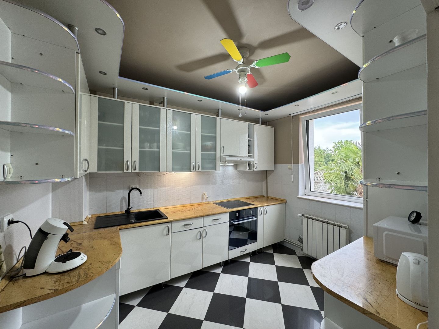 Am redus pretul - Casa deosebita pe 3 nivele in zona linistita - Poză 3
