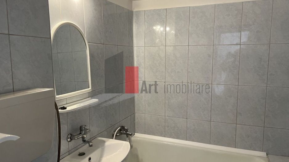Apartament ultracentral 3 camere - Poză 6