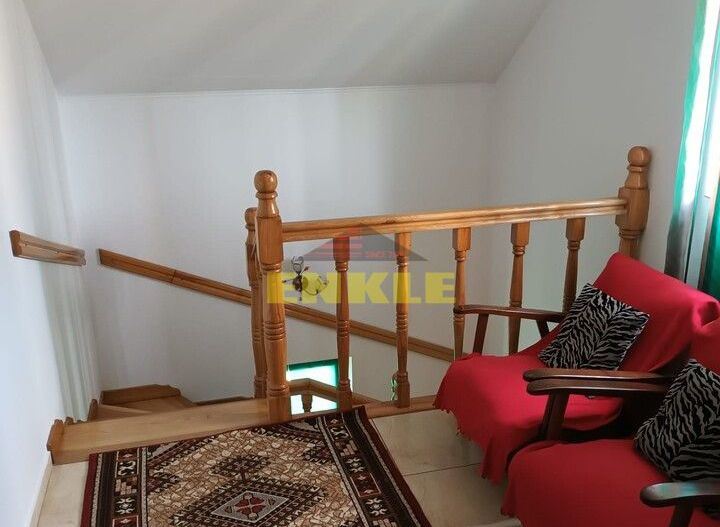 Vila 240 mp , situata la Ciusmea, pret 190000 euro neg - Poză 3