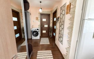 Apartament 2 camere cu 2 balcoane si parcare subterana, Str. Eroilor - Poză 7