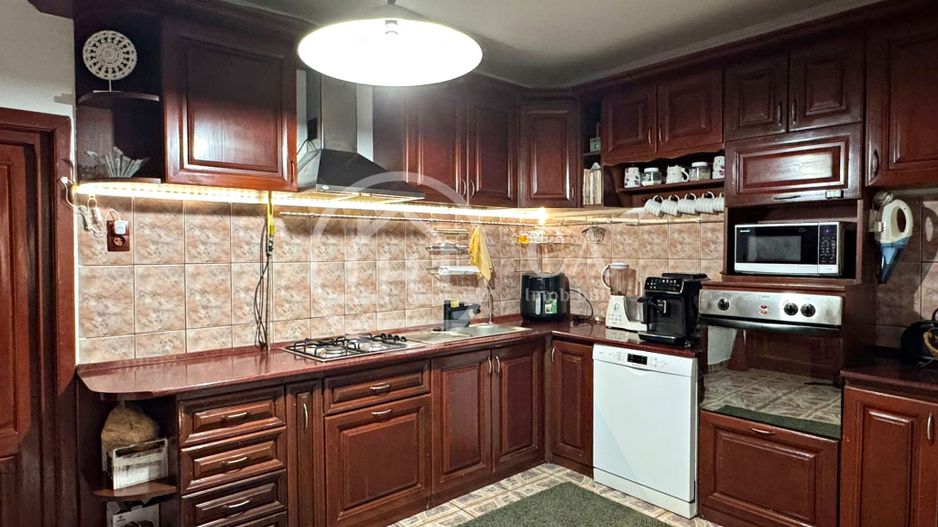 Casă de vânzare cu 4 camere si teren de 1000 mp in Salard, Bihor - Poză 11