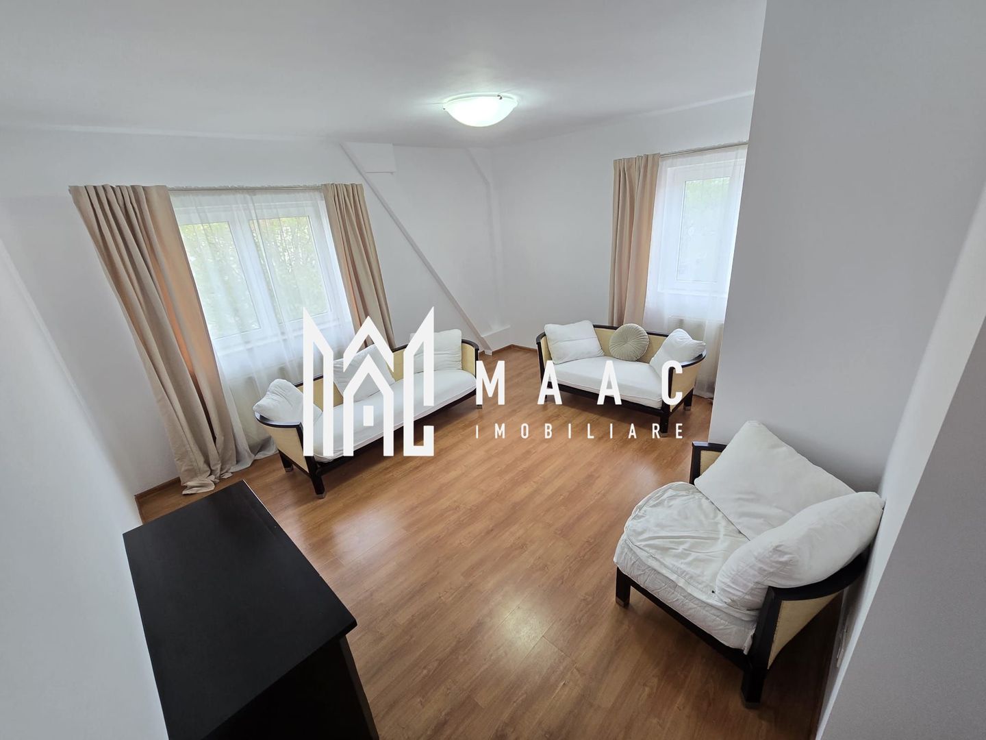 Apartament 3 camere decomandate 2 bai etaj 3 Zona Terezian - Poză 1