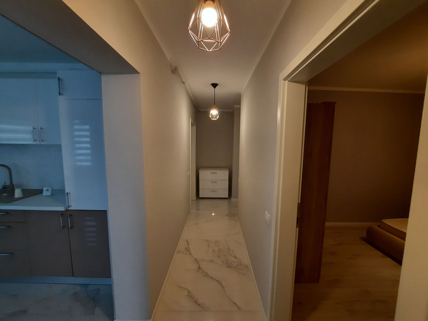 Apartament frumos cu loc de parcare si terasa 40mp - Poză 7
