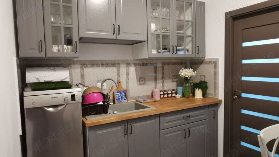 brasadas.com vinde apartament 4 camere Copou. - Poză 1