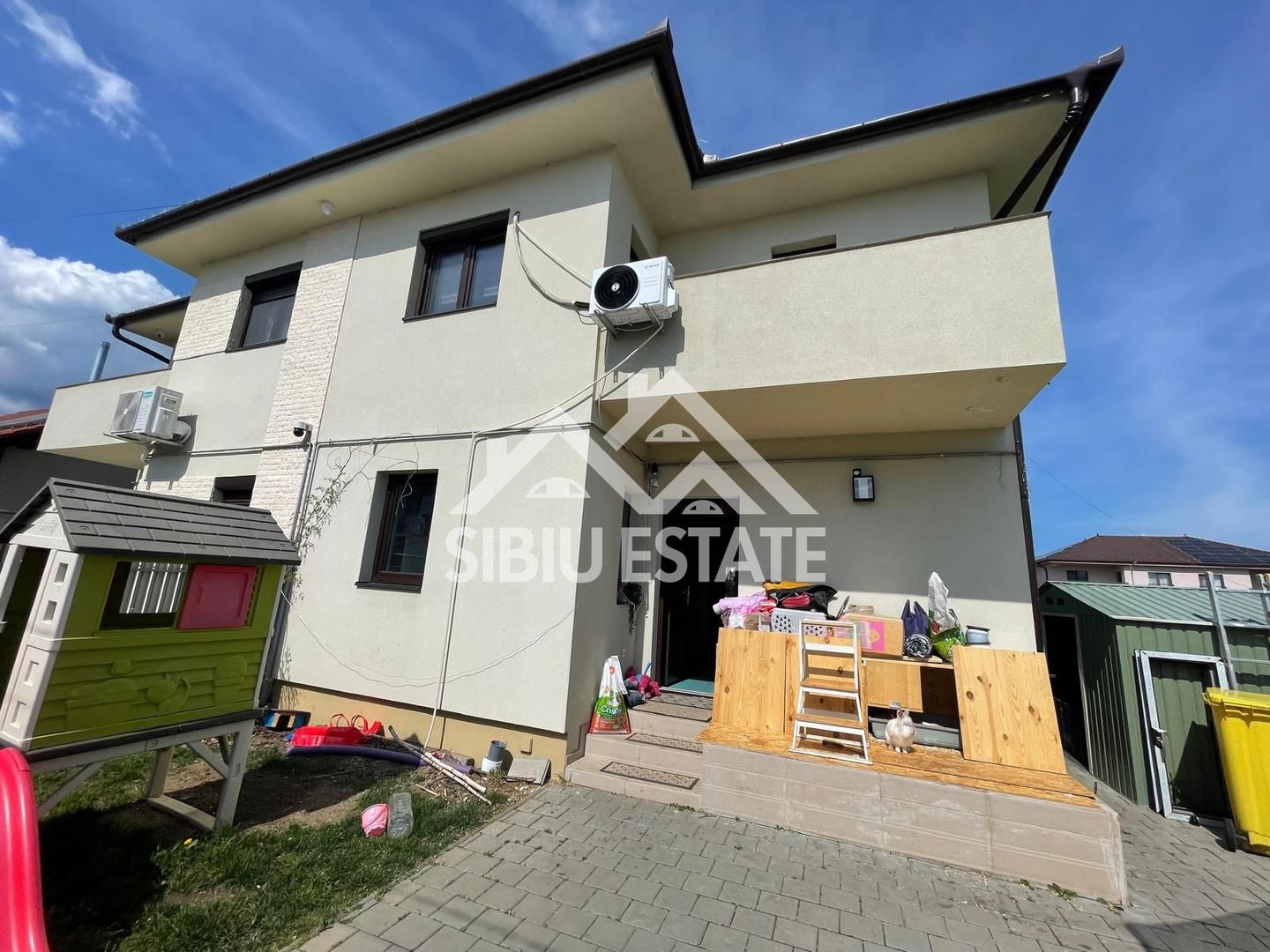 Duplex elegant cu 5 camere, 2 bai, curte in Cristian - Poză 33
