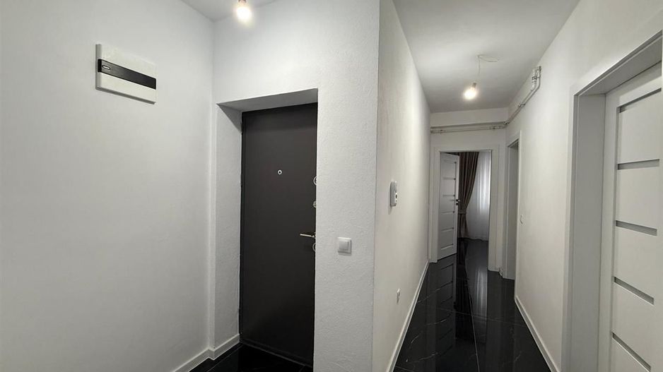 Apartament de vânzare 2 camere decomandate, mobilat și utilat - Poză 7