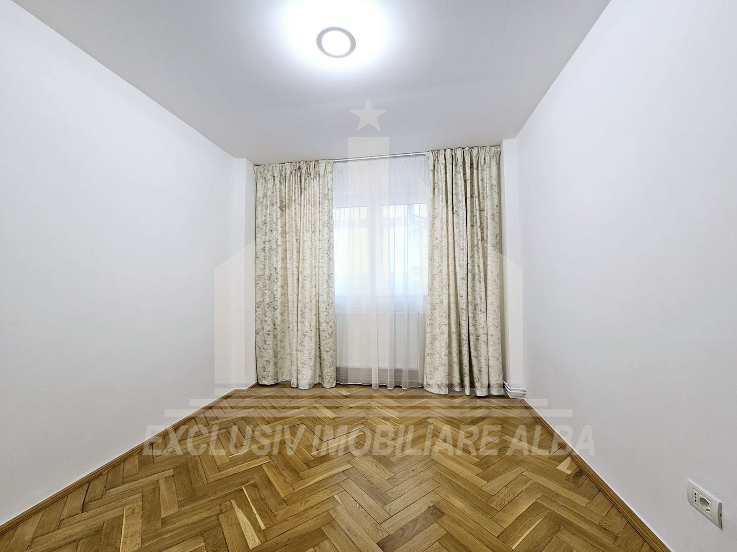 Apartament cu 3 camere decomandate, Cetate - Poză 7