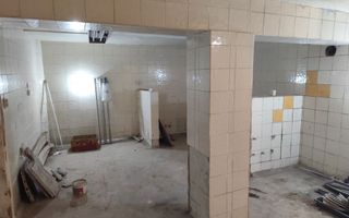 Casă de vânzare și spațiu comercial în Bivolari, centrul satului, la 36 km de Iași - Poză 8