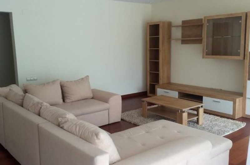 Apartament spatios cu bucatarie 15 mp 1/3, dec, Cosmopolis, mobilat partial - Poză 1