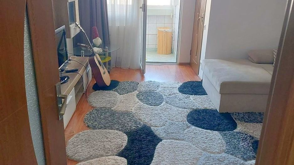 Garsonieră renovată, mobilată și utilată, lângă Parcul Titanii - Poză 1