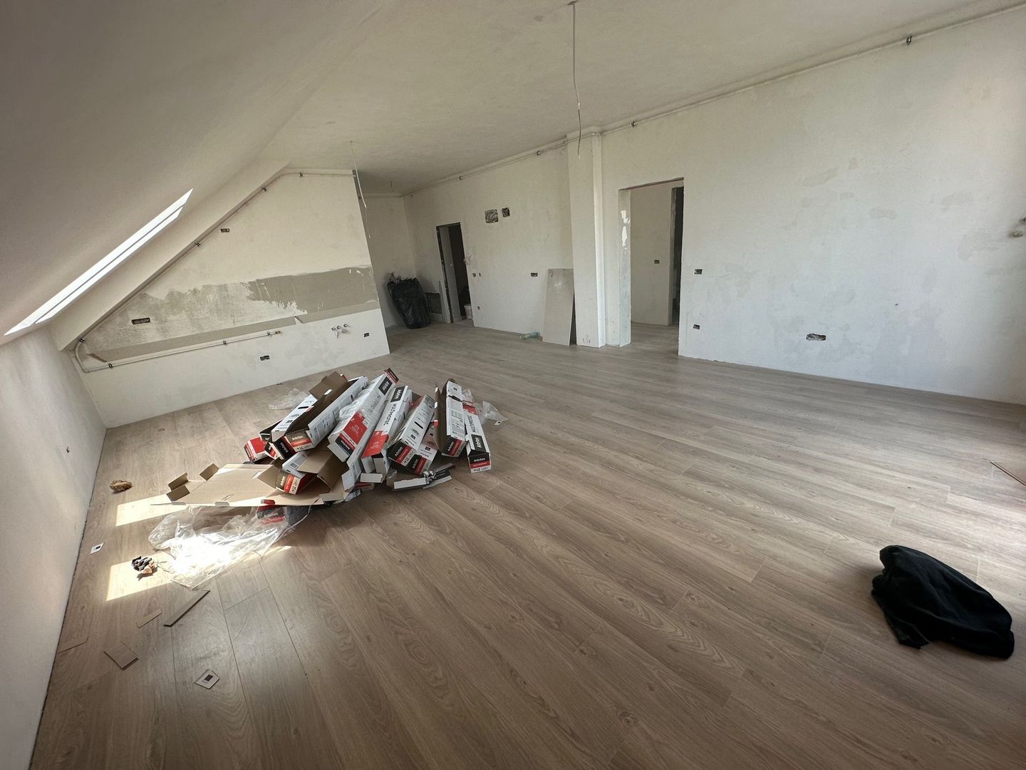 Apartment bloc nou cu lift si loc de parcare inclus - Poză 7