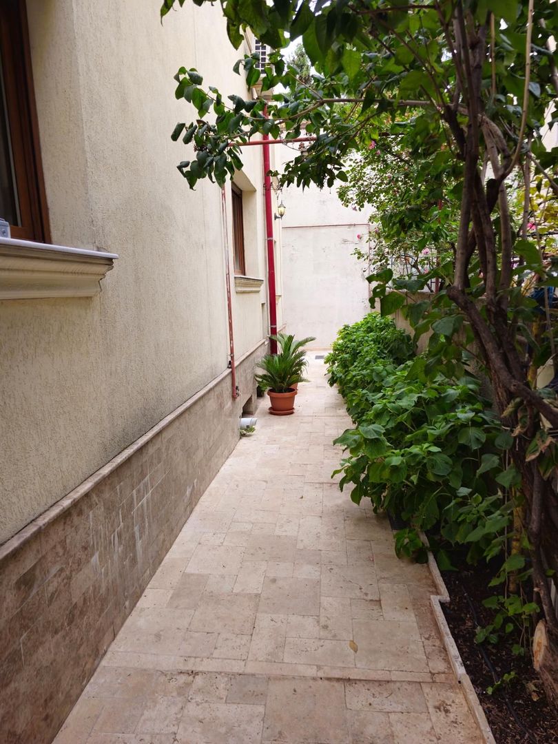 Vila frumoasa ,localizata central\ Unirii Square\Proprietar - Poză 8