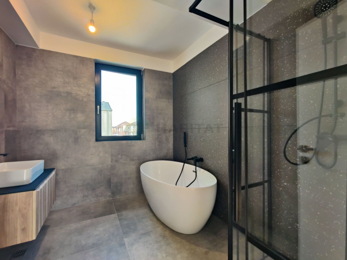 Apartament cu gradina proprie, doua locuri de parcare, gata de mutat - Poză 12