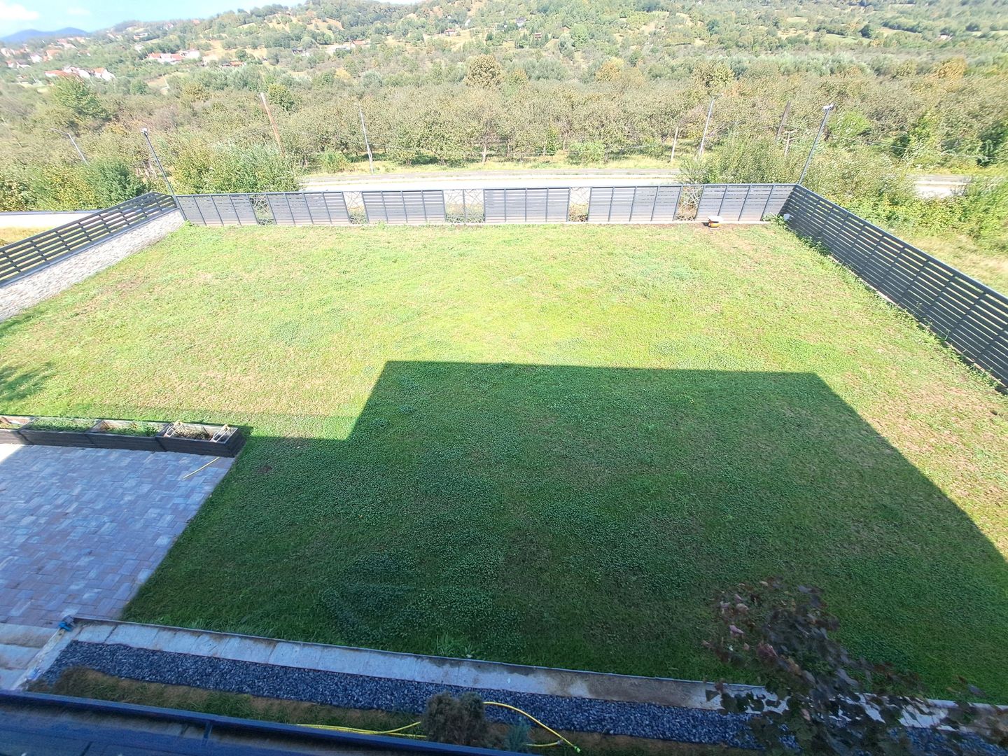 Casa cu piscina interioara si priveliste catre Cetatea Cisnadioarei - Poză 4