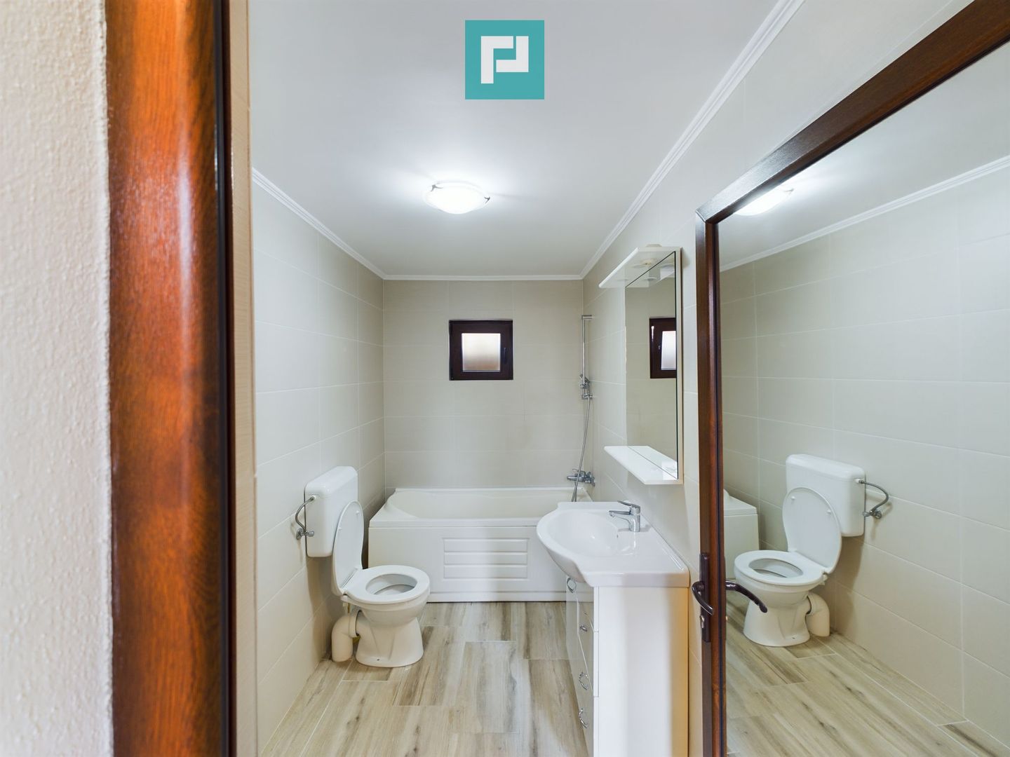 Casă cu 7 camere și 2 băi in Grădiște - Poză 22