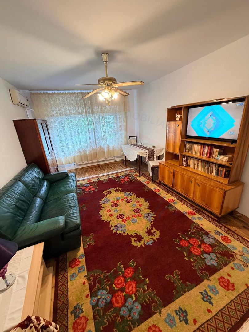 Inchiriere apartament 2 camere, Micro 21, parter, 50 mp, 1800 RON/Luna - Poză 2