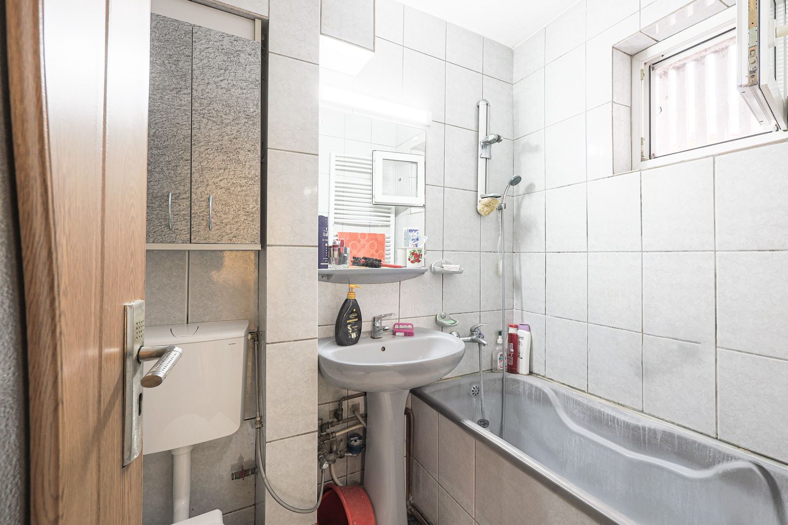 Apartament, la etajul 1, cu balcon spre zona verde, malul Muresului - Poză 9