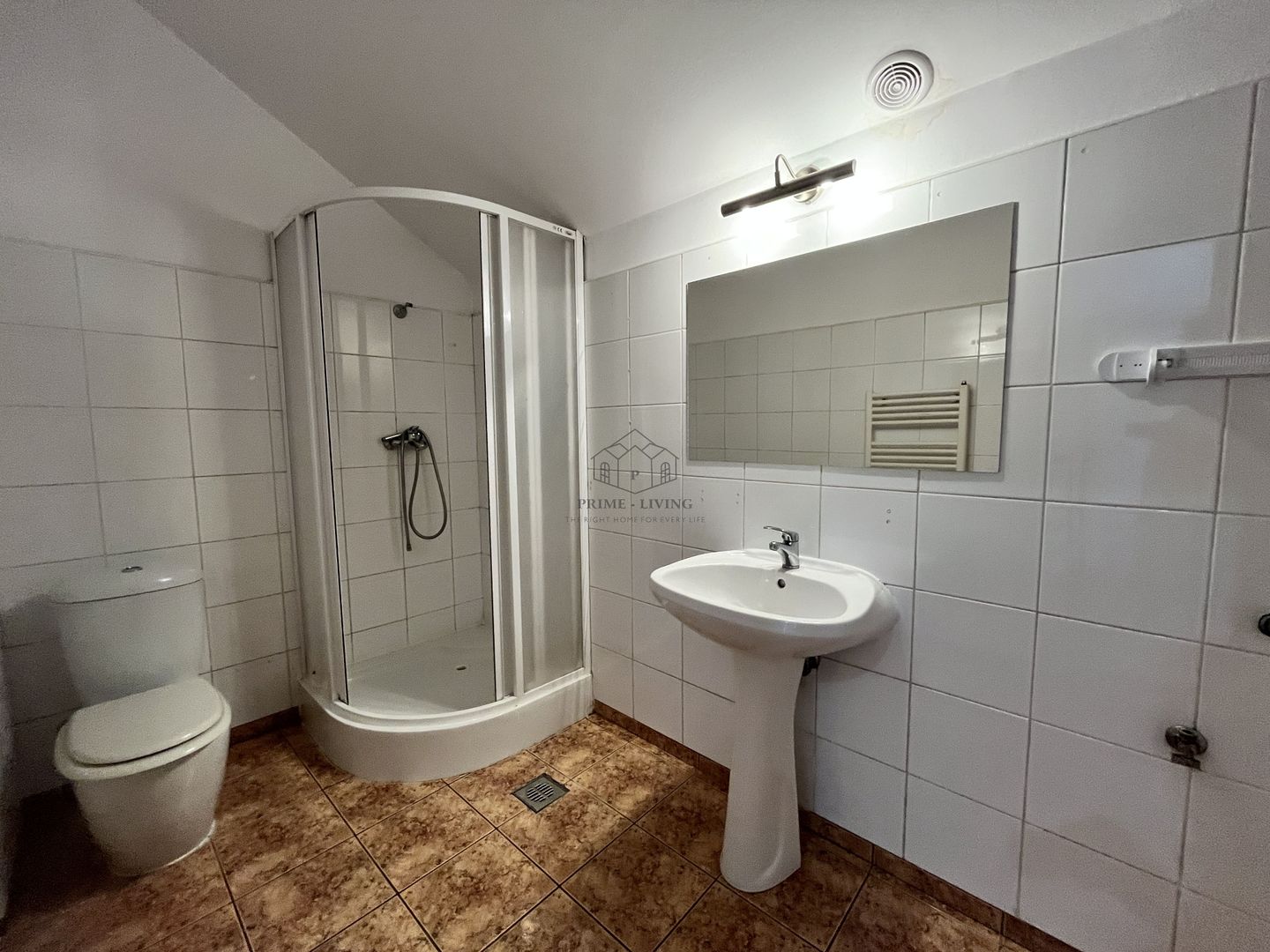 VILA CU 5 CAMERE LA INCHIRIERE PE MALUL LACULUI STRAULESTI - Poză 22