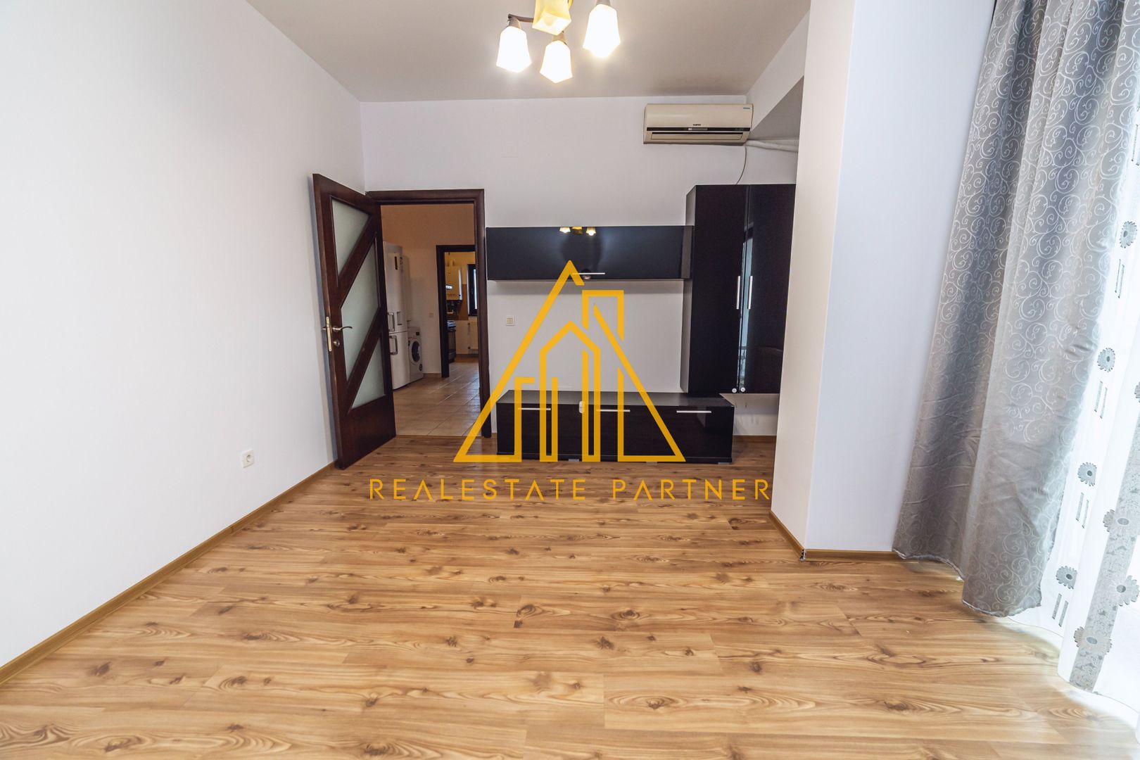 Apartament luminos, completat de spații utile și confortul de care ai nevoie! - Poză 4