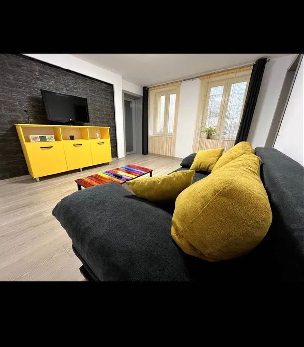 Pet-friendly! Apartament cu 2 camere, în centrul istoric al Brașovului - Poză 1