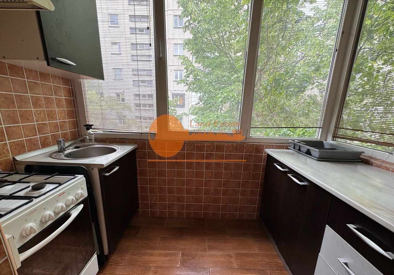 2 camere Crangasi ( bloc 1983- 6 minute de metrou ) - Poză 2