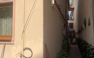 2 vile singur curte unic proprietar - Poză 3