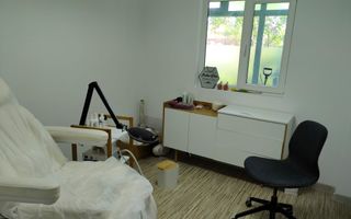 Spatiu comercial, 50 mp + 8 ml vitrina, Florilor, vad pietonal si auto - Poză 13