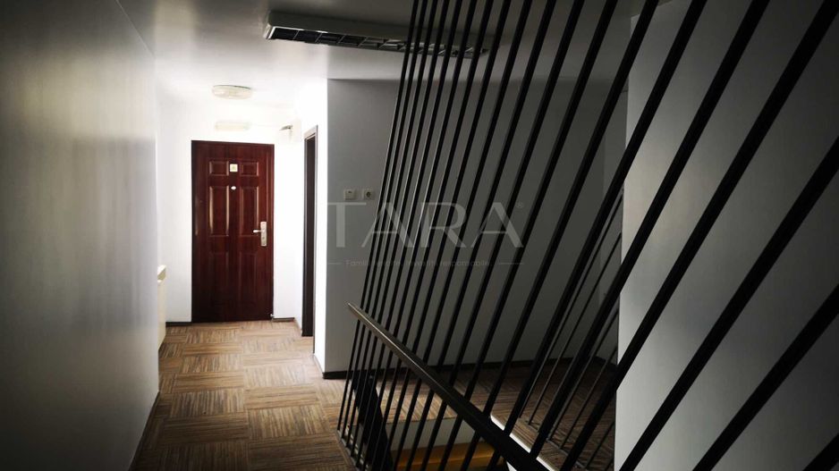 Casă spațioasă, ideală pentru locuință sau afacere - Poză 2