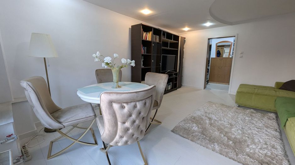 Vanzare Apartament 3 camere  în zona P-ta Alba Iulia - Poză 3