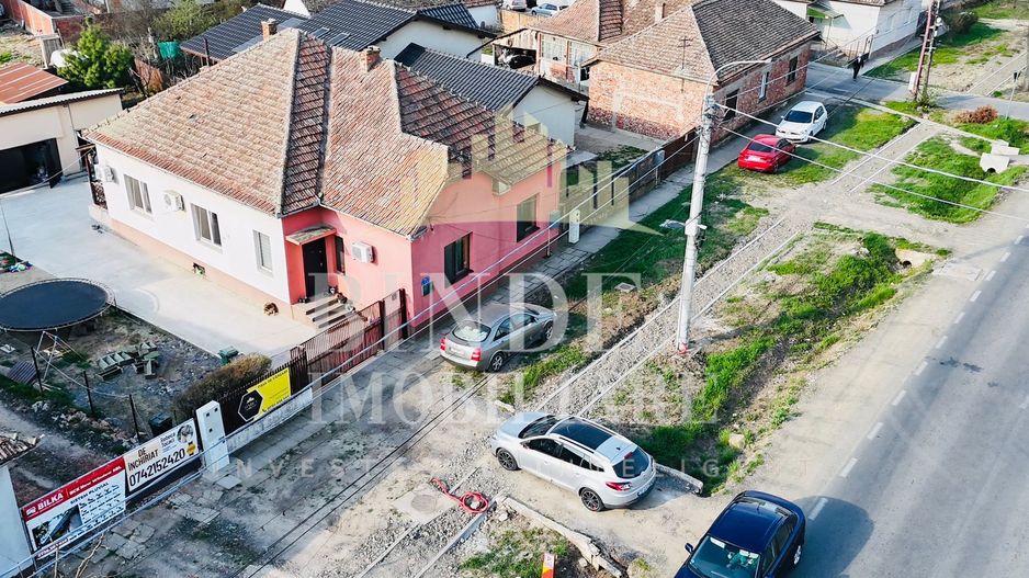 Casa pe principala in Giarmata  737mp teren - Poză 2