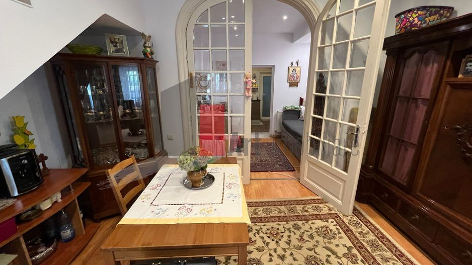 Vila "TRANO" , singur curte, P+1+pod, intimitate - Poză 2