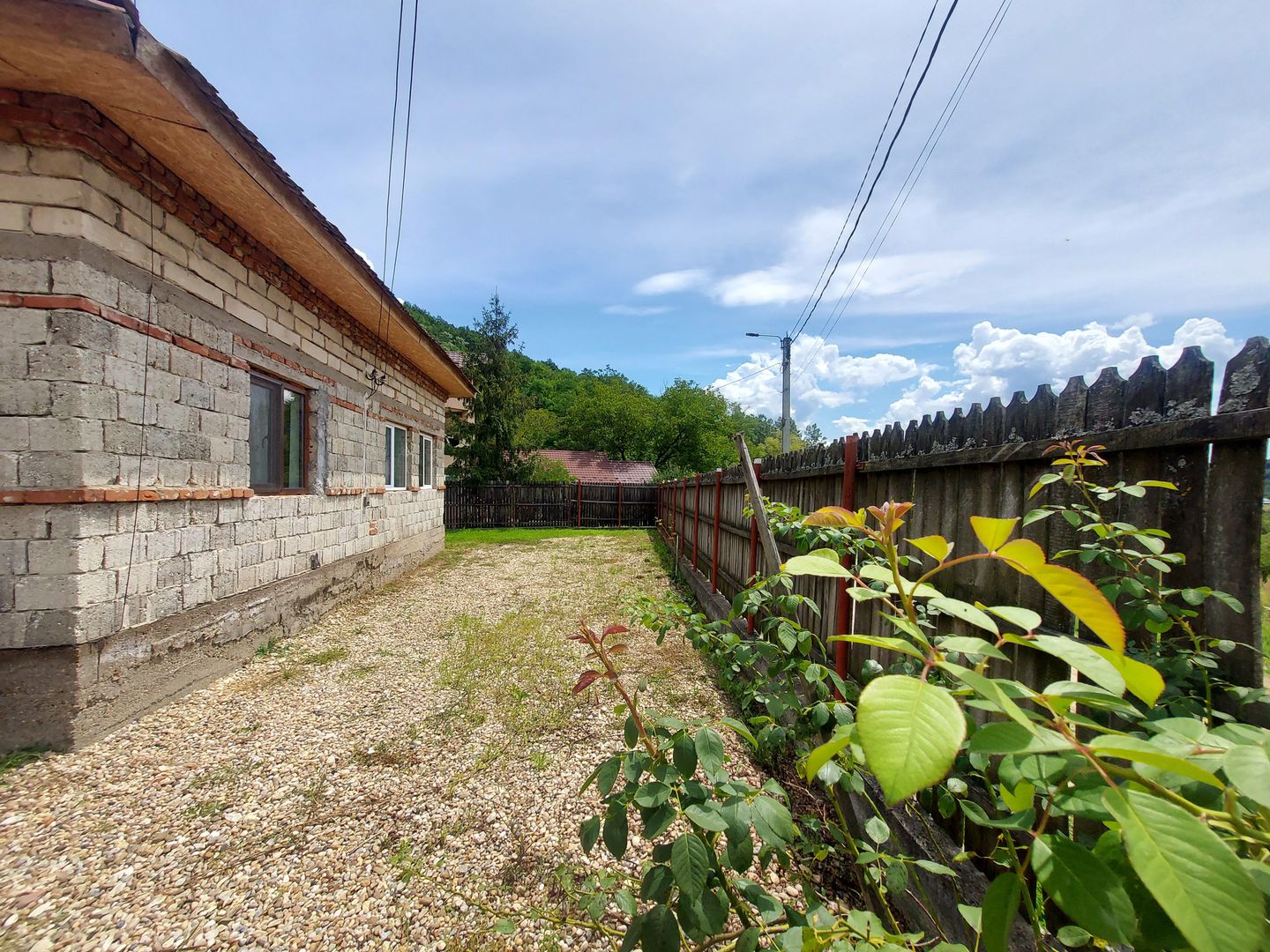 Casa de terminat in Bascov-Valea Ursului, Strada Salcamilor - Poză 5
