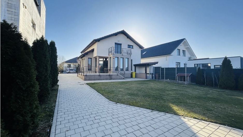 Casa individuala cu pivnita in Sura Mica, zona Salii de sport - Sibiu - Poză 2