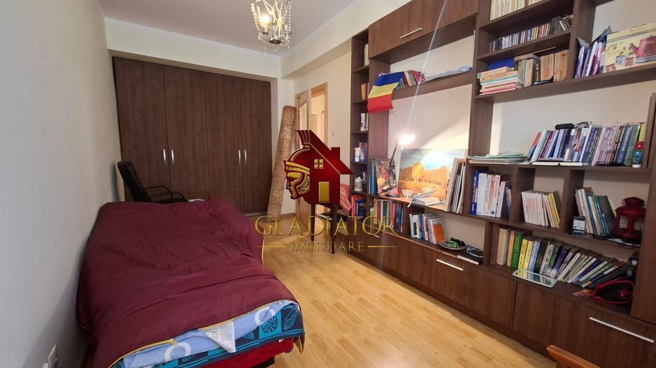 Cartier Visoianu ETAJ 1, bloc 2015, parcare, loc de joaca, statie BUS - Poză 4