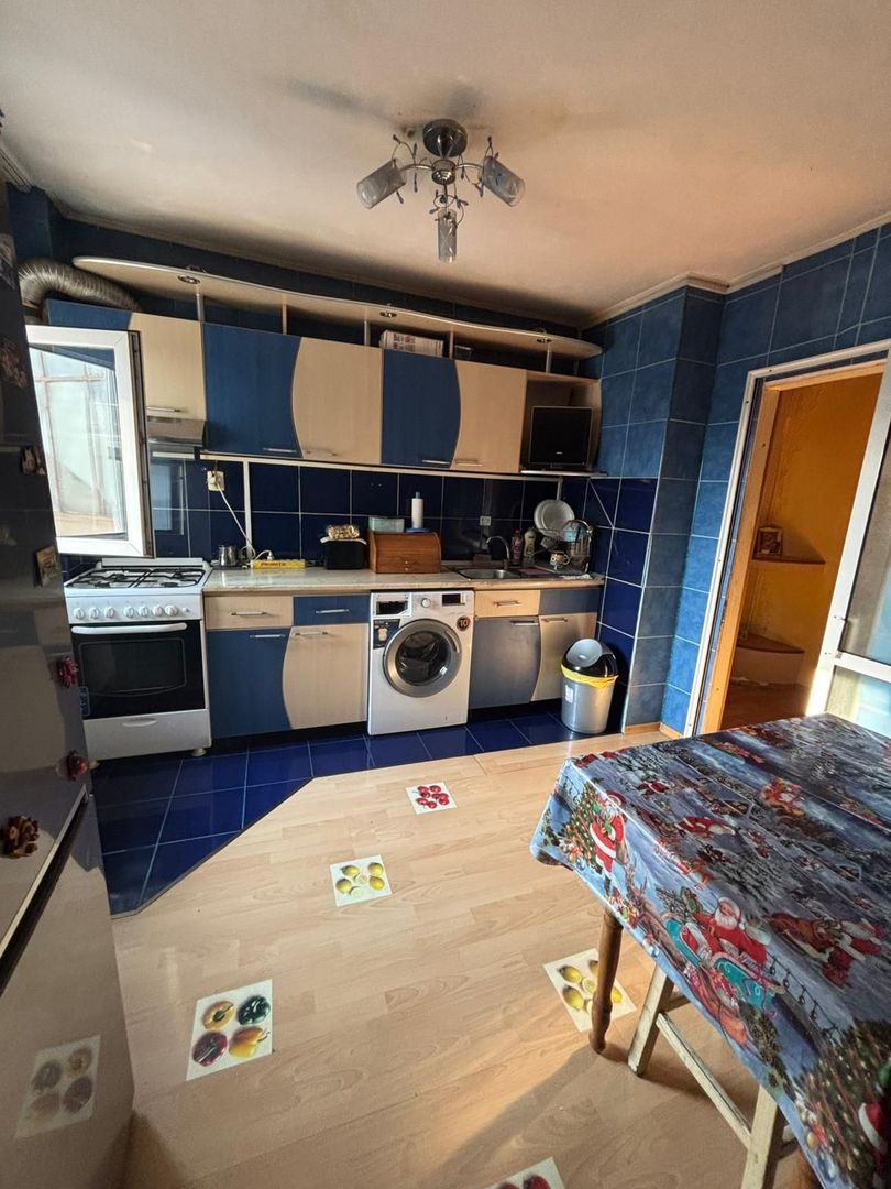 Apartament 4 camere, Micro 20, PR-uri - mobilat si utilat - 77000 euro - Poză 8