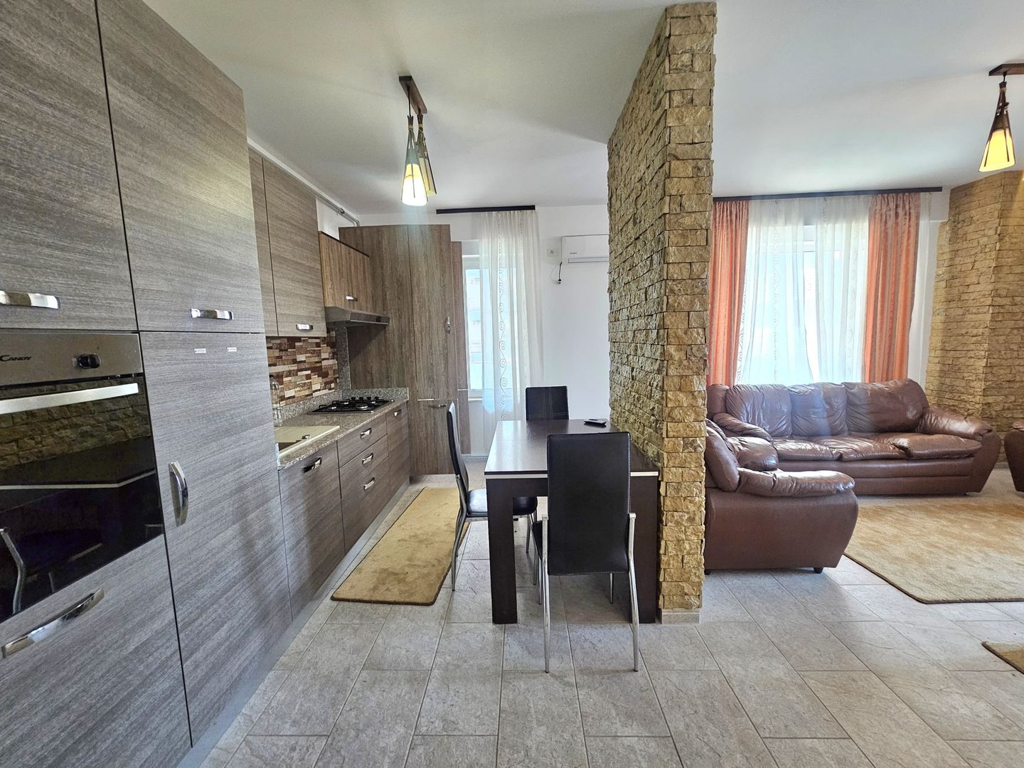 De vânzare – Apartament cu 2 camere la malul mării, gata de mutare - Poză 2