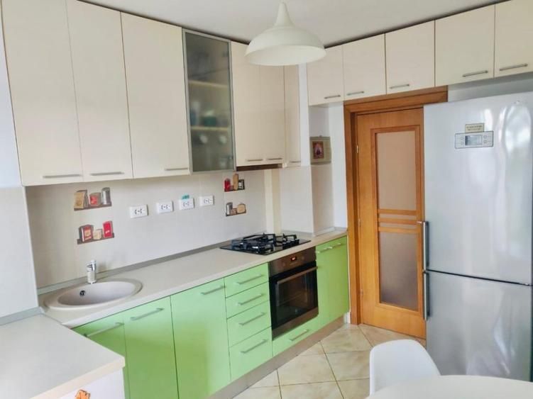 De inchiriat 2 camere decomandat, vedere Dambovita, 2 AC,  Unirii - Timpuri Noi - Poză 1