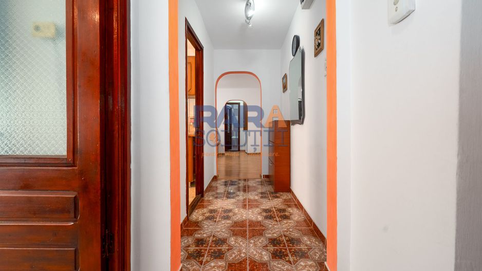 Apartament la etajul 1, semimobilat - Poză 4