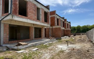 Eleganță și natură: vilă urbană exclusivistă în Tunari - Poză 15