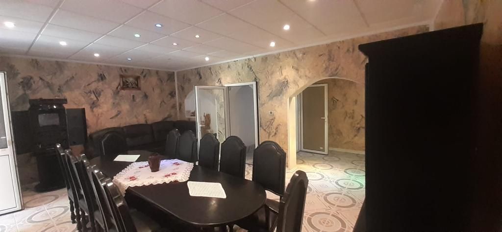 Ag. EUROPA vinde parterul unei case cu 2 etaje în zona Carpați 2. - Poză 1